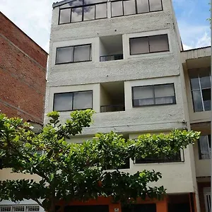 https://habita-estudios-laureles.colombiamedellinhotels.com